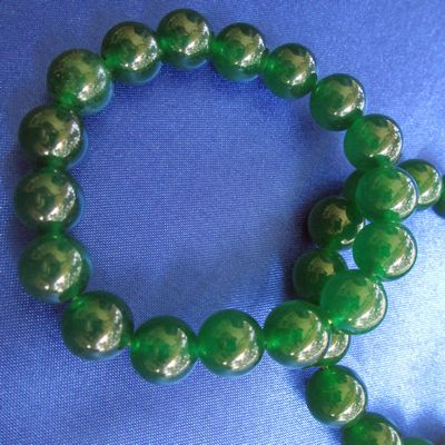 Green Nephrite Jade: Deep Green, 2 sizes - Click Image to Close